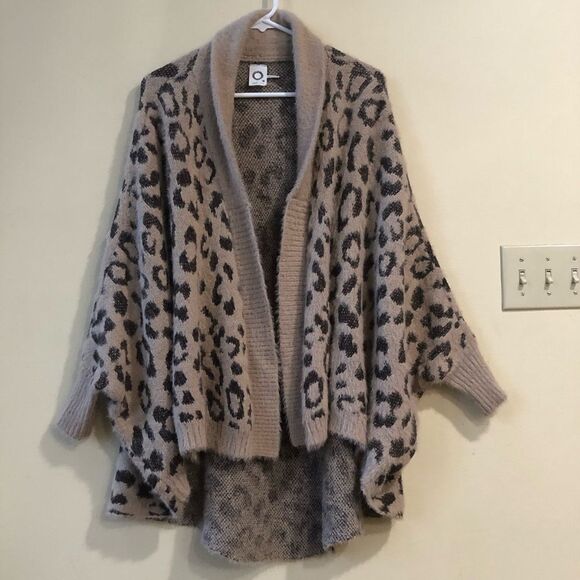 Anthropologie Akemi + Kin Louise Leopard Wrap - Picture 5 of 8